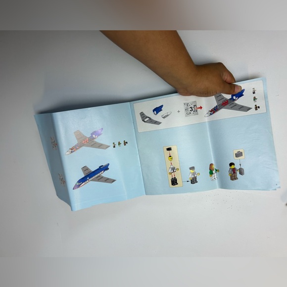 Lego City 60104  Airplane Manual Instructions - Picture 5 of 8